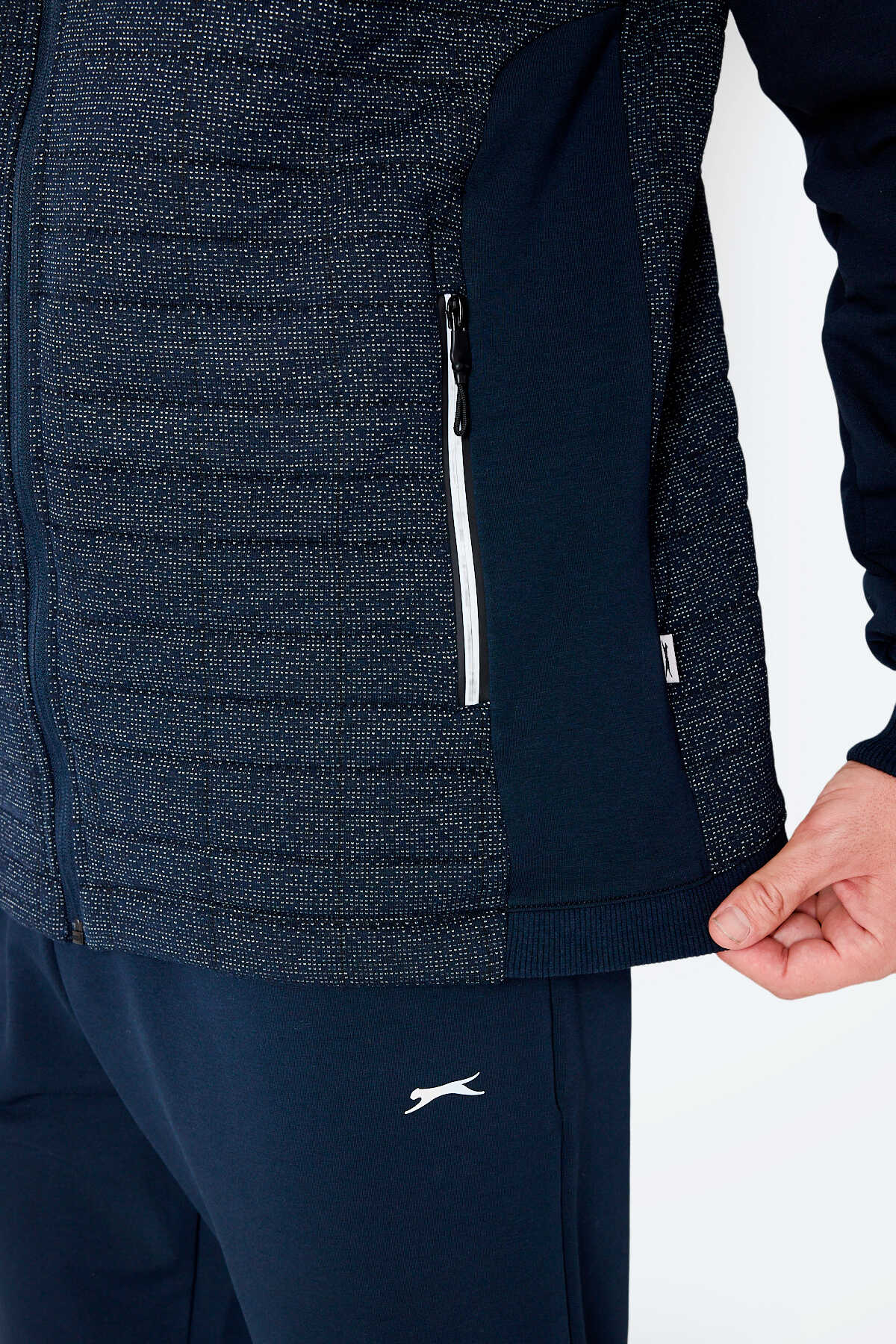 Slazenger FIORA Erkek Fermuarlı Dik Yaka Cepli Lacivert Eşofman Takımı Slazenger FIORA Erkek Fermuarlı Dik Yaka Cepli Lacivert Eşofman Takımı