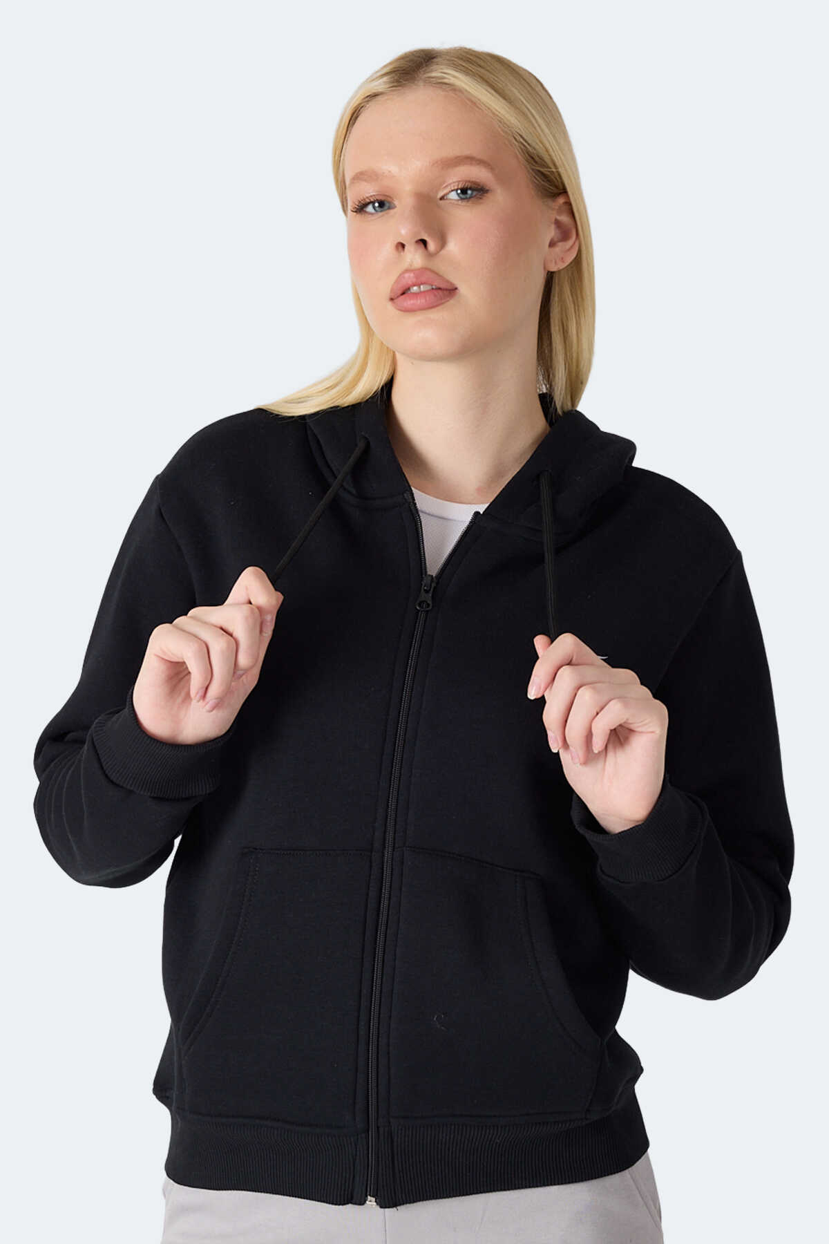 Slazenger MILIO I Kadın Fermuarlı Kapüşonlu Cepli Siyah Sweatshırt Slazenger MILIO I Kadın Fermuarlı Kapüşonlu Cepli Siyah Sweatshırt