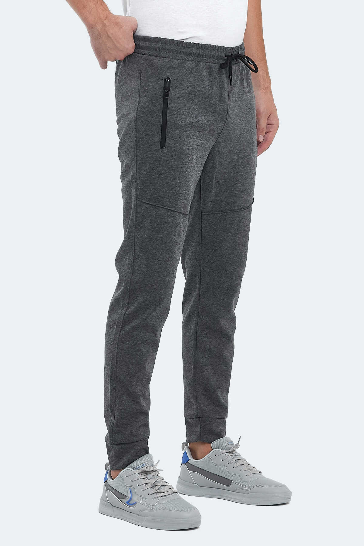 Slazenger ONLY IN Erkek Fermuar Cepli Koyu Gri Eşofman Altı Slazenger ONLY IN Erkek Fermuar Cepli Koyu Gri Eşofman Altı