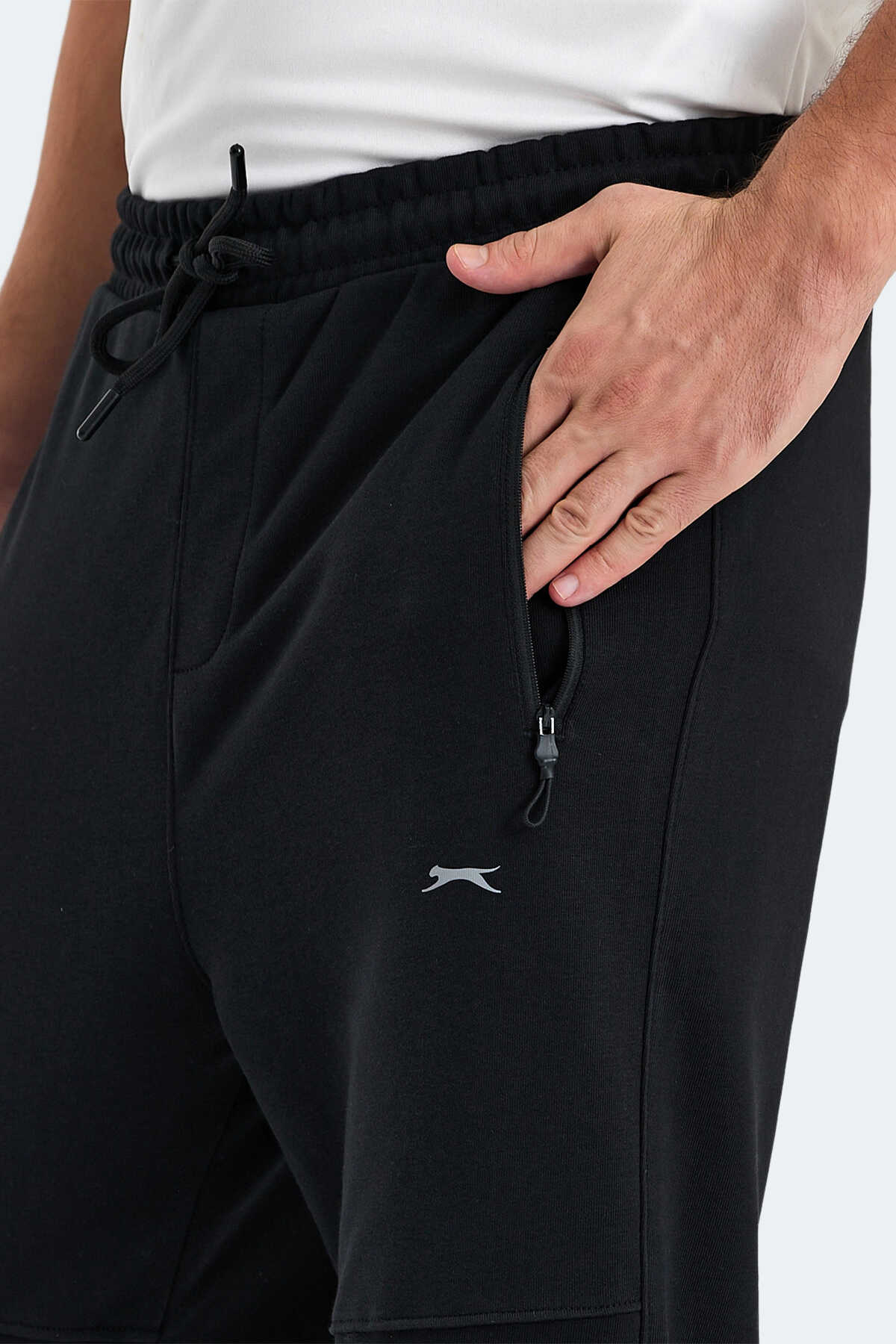 Slazenger ONLY IN Erkek Fermuar Cepli Siyah Eşofman Altı Slazenger ONLY IN Erkek Fermuar Cepli Siyah Eşofman Altı