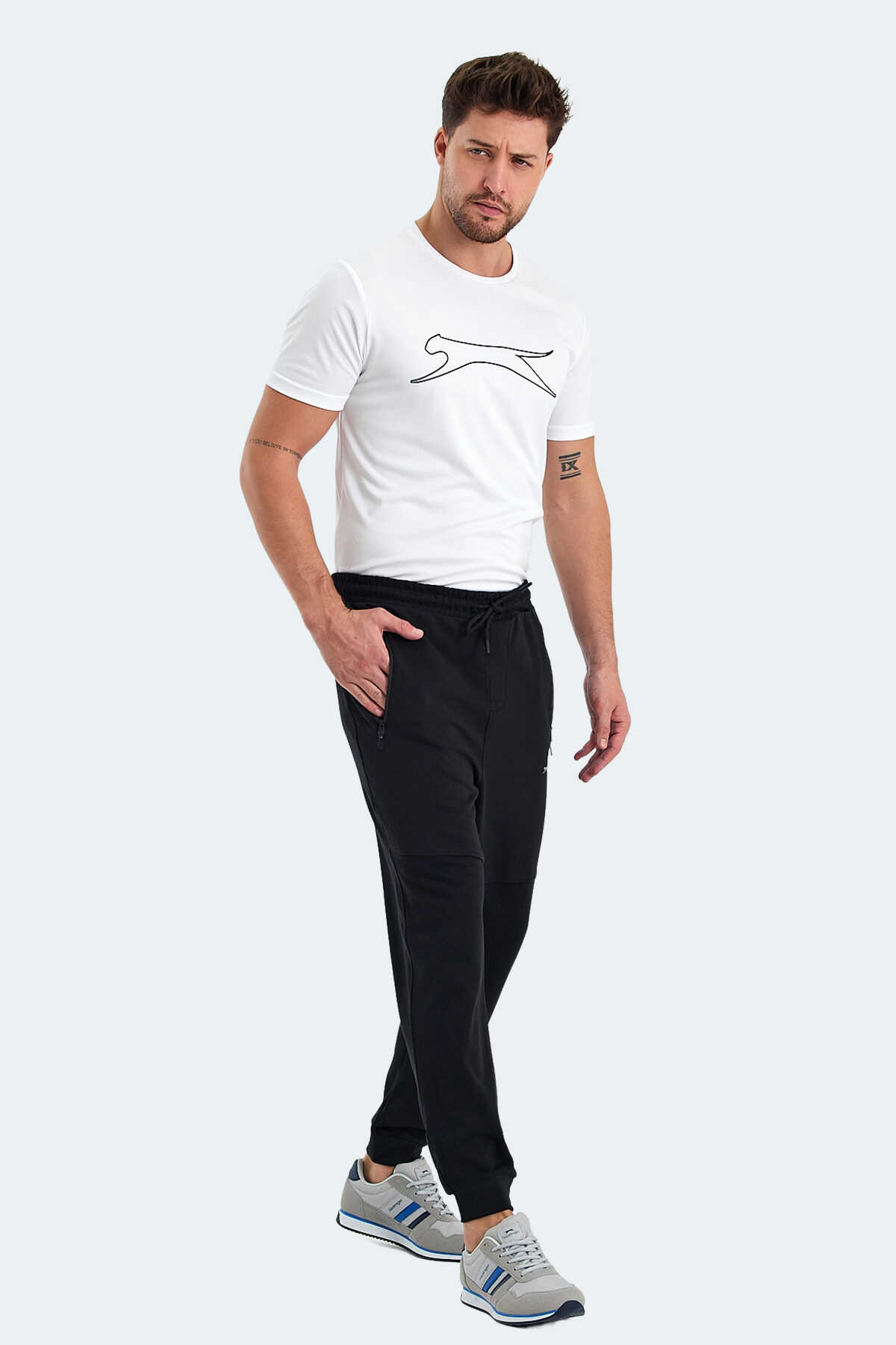 Slazenger ONLY IN Erkek Fermuar Cepli Siyah Eşofman Altı Slazenger ONLY IN Erkek Fermuar Cepli Siyah Eşofman Altı