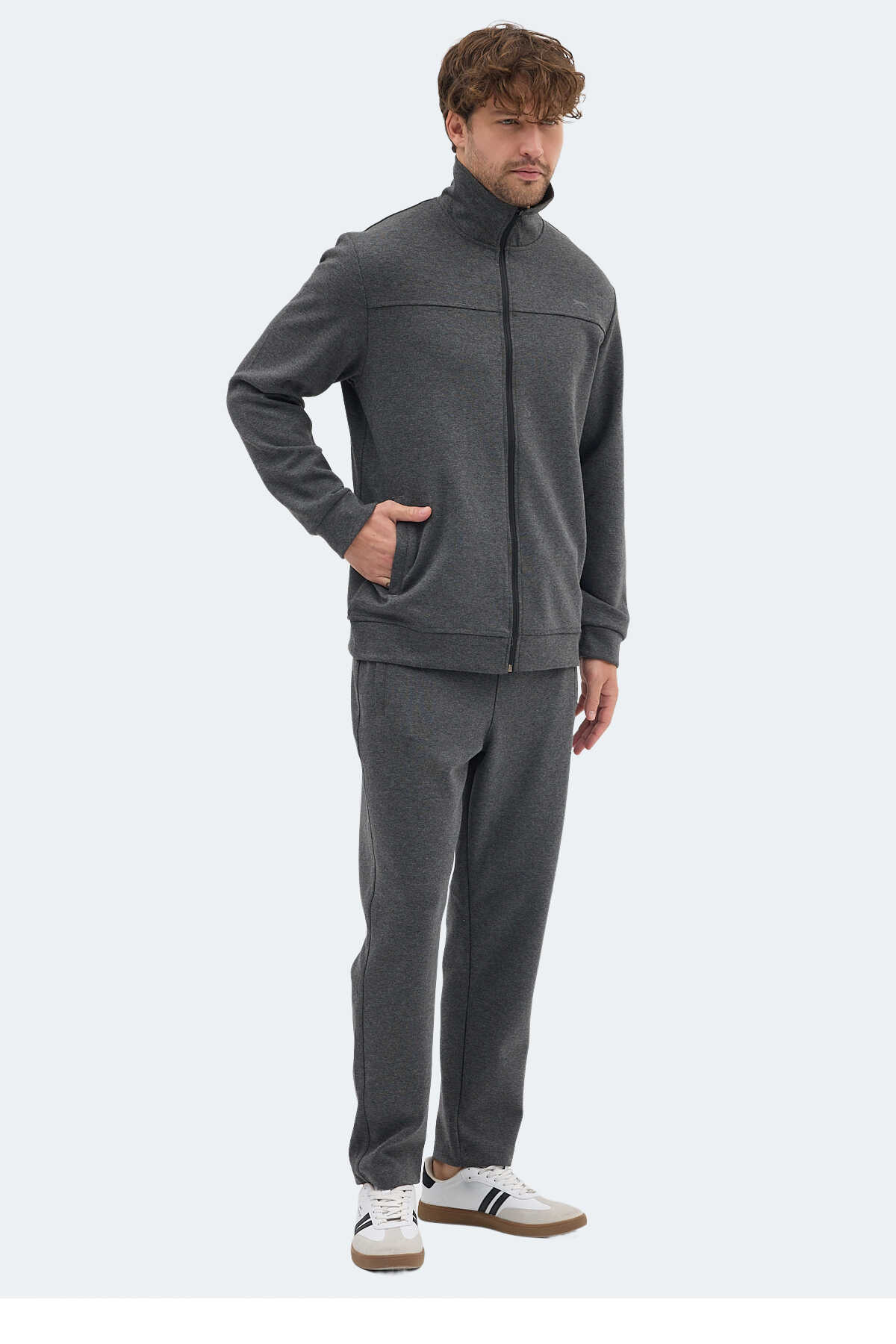 Slazenger ORDER IN Erkek Fermuarlı Dik Yaka Cepli Füme Eşofman Takımı Slazenger ORDER IN Erkek Fermuarlı Dik Yaka Cepli Füme Eşofman Takımı