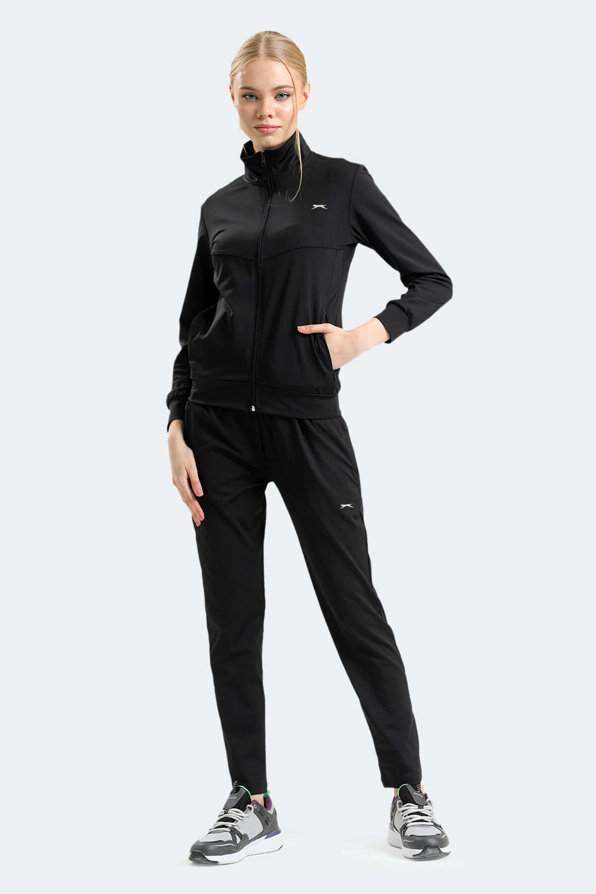 Slazenger - Slazenger RICHMAL Kadın Fermuarlı Dik Yaka Cepli Siyah Eşofman Takımı