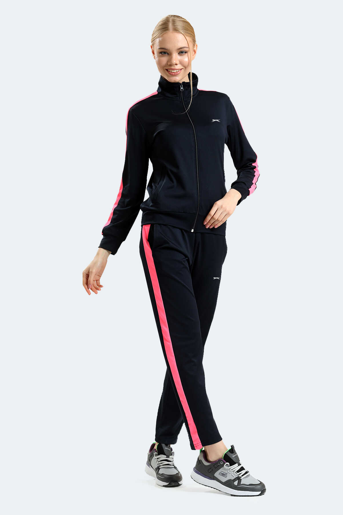 Slazenger - Slazenger RIFLE Kadın Fermuarlı Dik Yaka Cepli Lacivert Eşofman Takımı