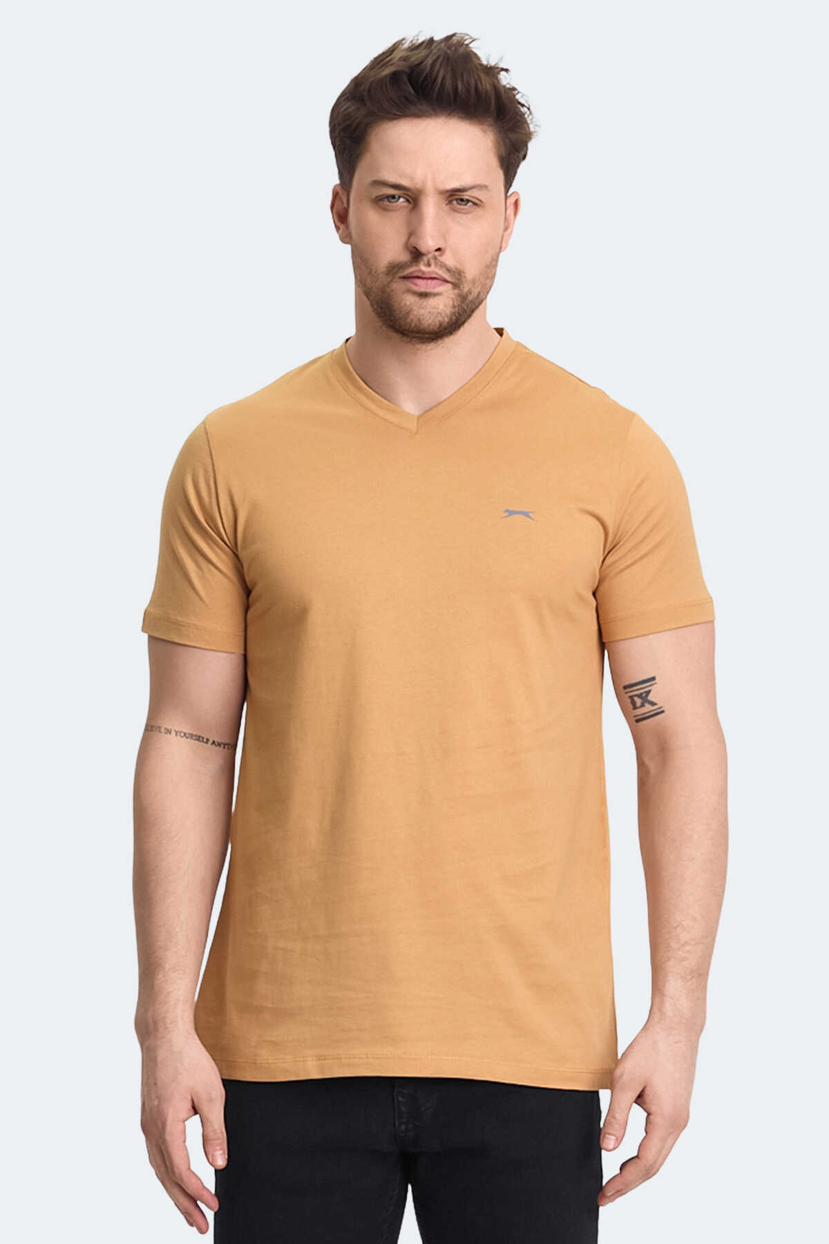 Slazenger - Slazenger RIVALDO IN Erkek V Yaka Hardal Tişört