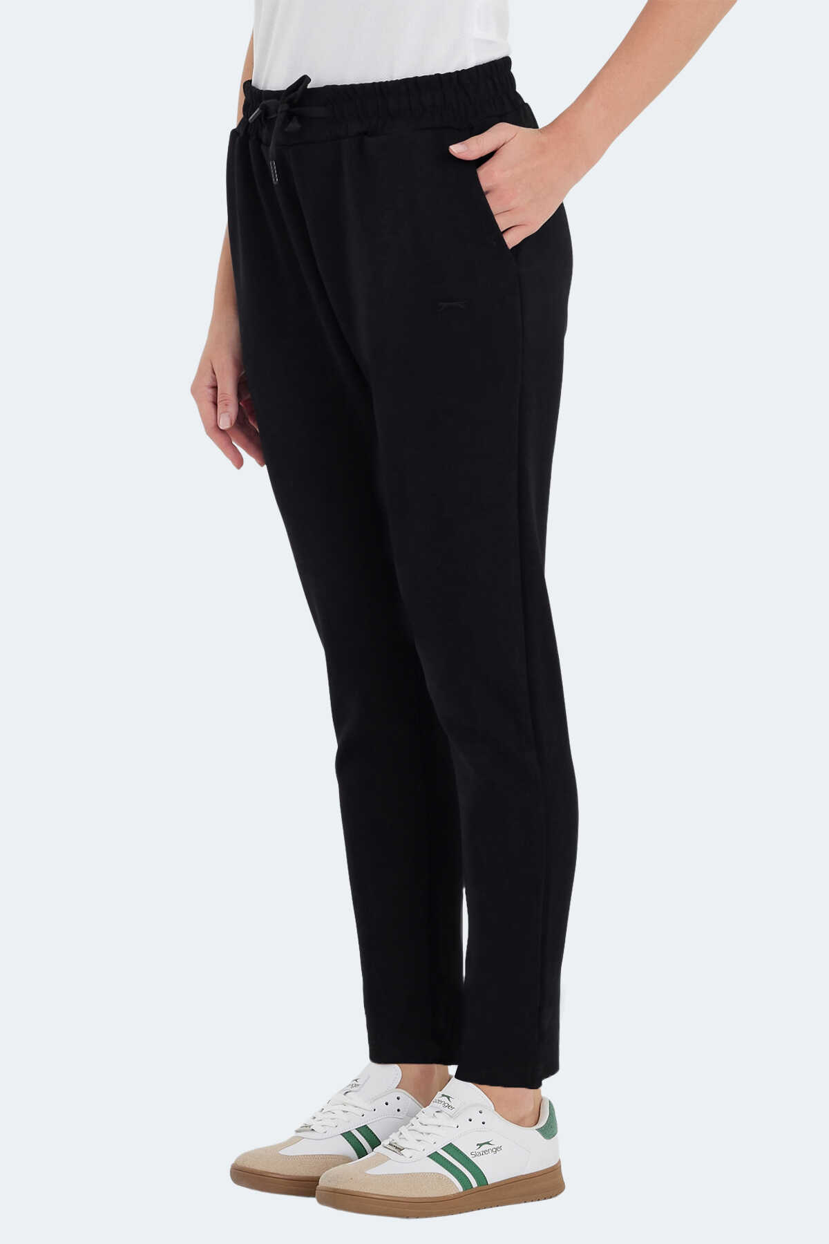 Slazenger - Slazenger VETA Kadın Cepli Dar Paça Siyah Eşofman Altı Slazenger - Slazenger VETA Kadın Cepli Dar Paça Siyah Eşofman Altı